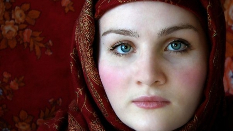 Техники точечного массажа для омоложения лица