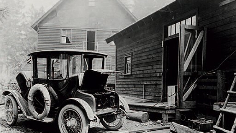 Кто сдерживает развитие человечества?