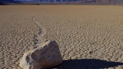 Почему камни Долины Смерти двигаются?