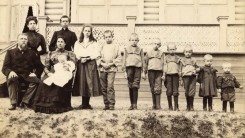 Почему наши предки всегда ставили семью на первое место?