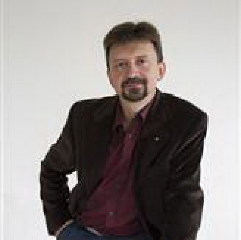 Станислав Жаров