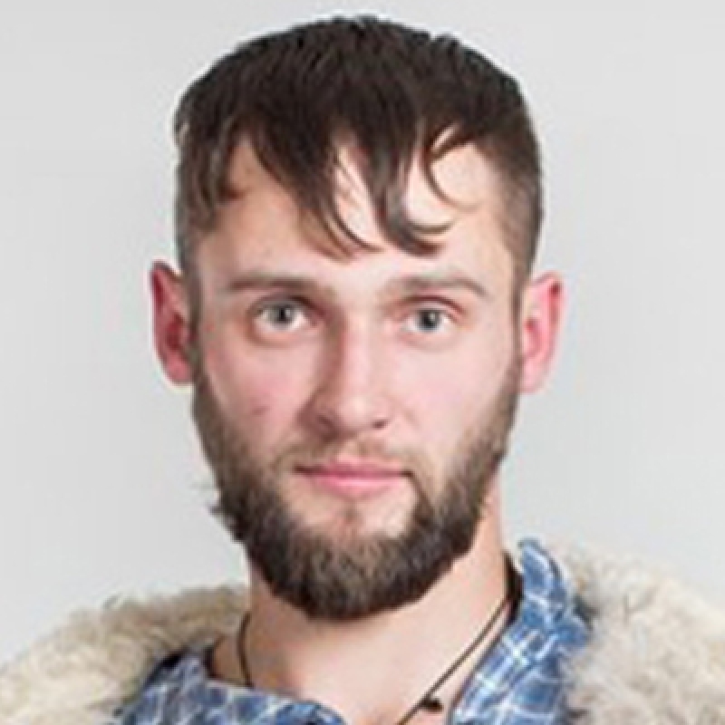 Денис Антипов